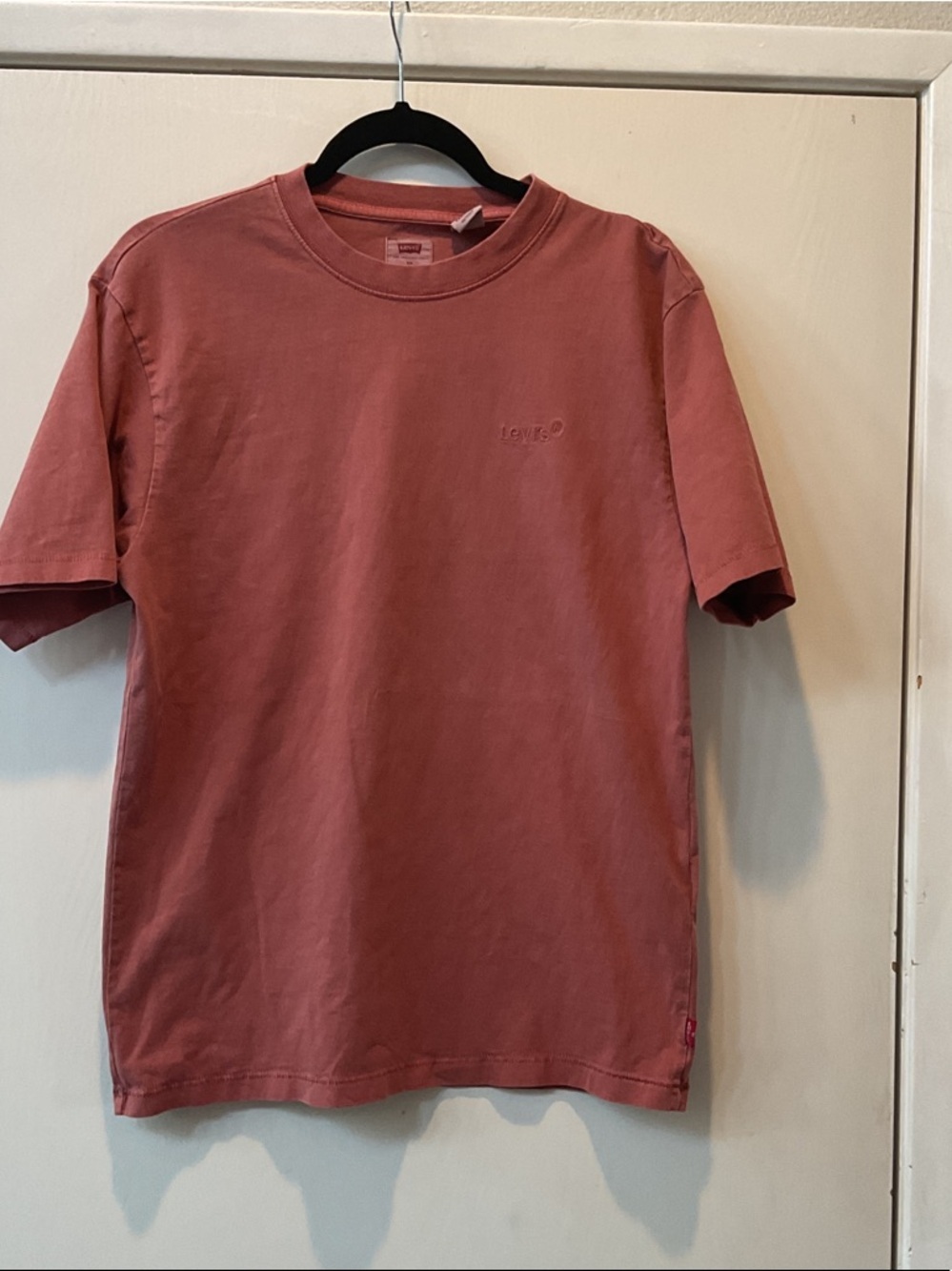 Levi's Men's Short Sleeve Crewneck T-Shirt in Rosewood